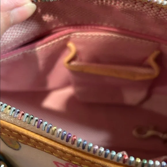 Dooney & Bourke Y2K Stylish Tan Barrel Printed Women's handbag. - Picture 6 of 11